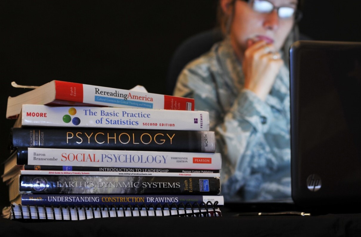 Lawmaker: Close GI Bill ‘Loophole’ That Benefits For-Profit Colleges