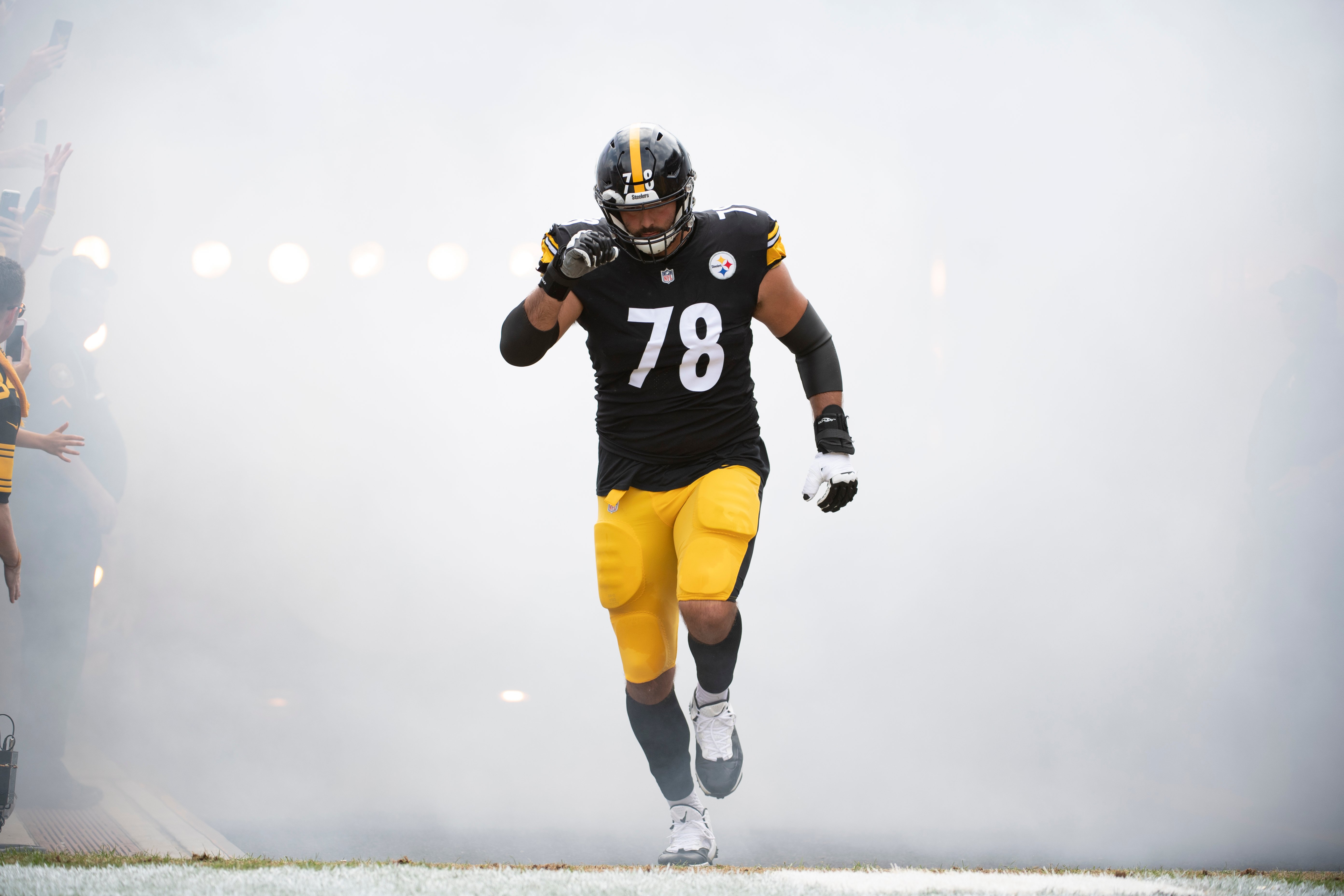 Soldier to Steeler: NFL Star Shares Insight to Military Service