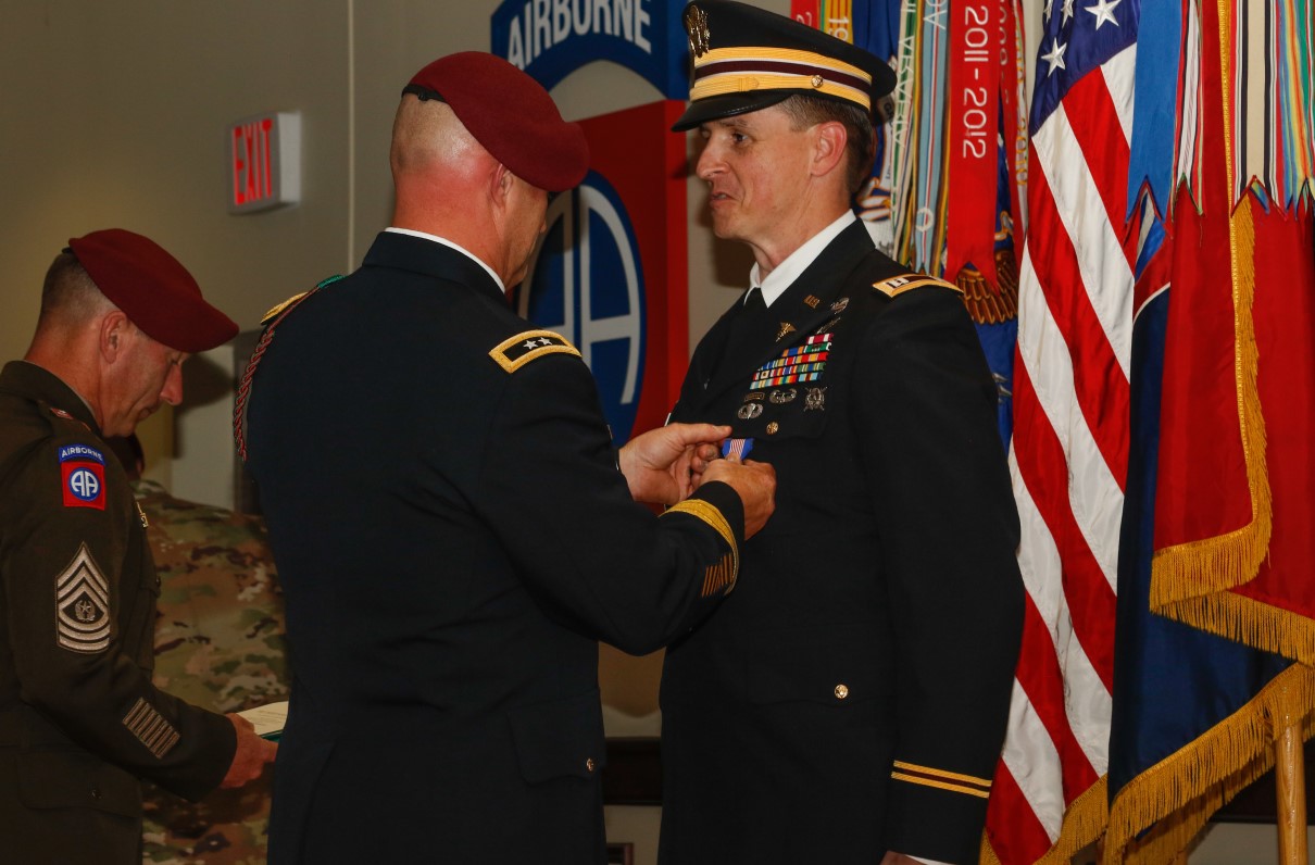 MOAA Member Receives Soldier's Medal for Fiery Rescue